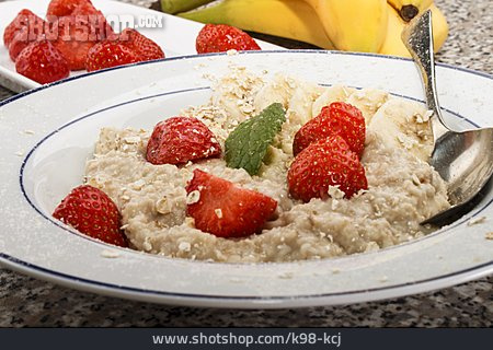 
                Frühstück, Erdbeeren, Porridge                   