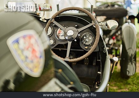 
                Oldtimer, Cockpit                   