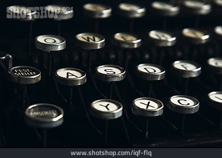 
                Tastatur, Schreibmaschine                   