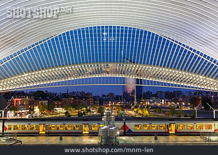 
                Bahnhof, Moderne Architektur, Lüttich                   
