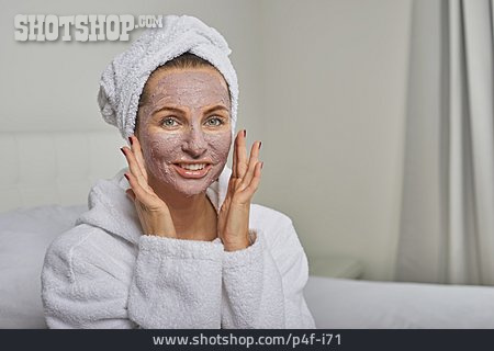 
                Frau, Gesichtsmaske, Gesichtspflege                   
