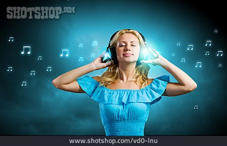 
                Junge Frau, Frau, Musik, Musikhören, Kopfhörer                   