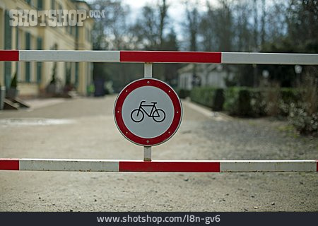 
                Fahrradfahren, Verbotsschild                   