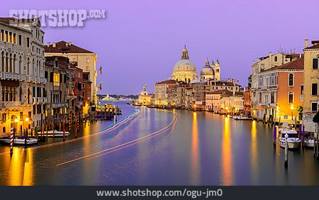 
                Lichtstreifen, Venedig, Lagune, Canale Grande, Santa Maria Della Salute                   