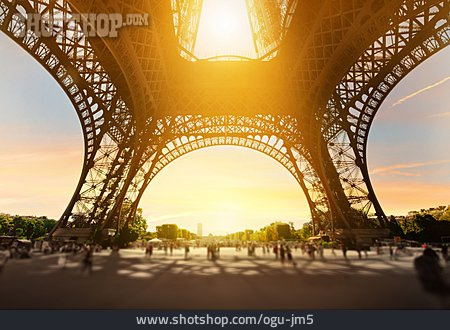 
                Stahlkonstruktion, Abendsonne, Paris, Eiffelturm                   