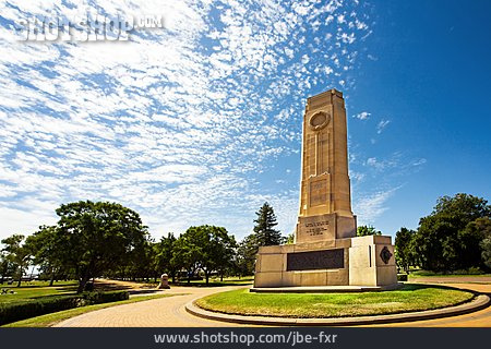 
                Victoria Park, War Memorial, Dubbo                   