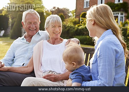 
                Enkel, Tochter, Besuch, Großeltern, Familienleben                   