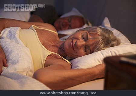 
                Schlafen, Entspannt, Seniorenpaar                   