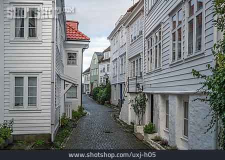 
                Wohnhaus, Gasse, Bergen                   