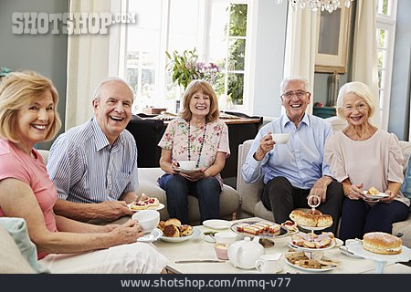 
                Lächeln, Freude, Senioren, Kaffeekränzchen, Kaffeeklatsch                   