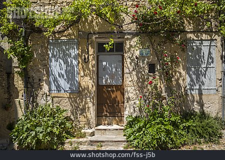
                Südfrankreich, Hausfassade                   