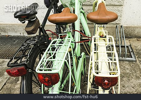 
                Fahrrad, Fahrradständer                   