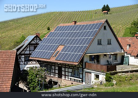 
                Alternativenergie, Solarhaus, Solardach                   
