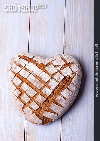 
                Brot, Herzförmig, Roggenbrot                   