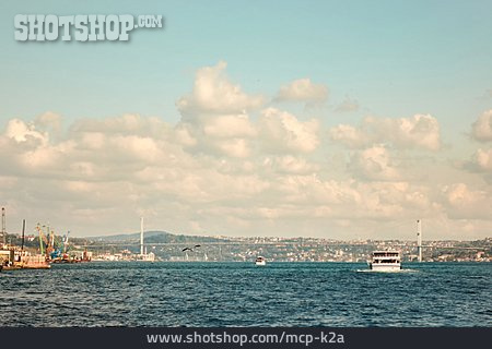 
                Fähre, Bosporus, Istanbul                   