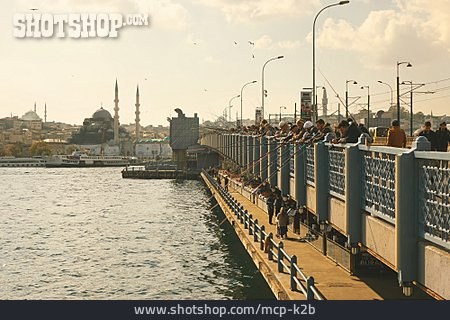 
                Angler, Istanbul, Galatabrücke                   