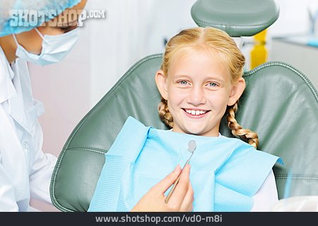 
                Mädchen, Zahnarztbesuch, Zahnärztin                   