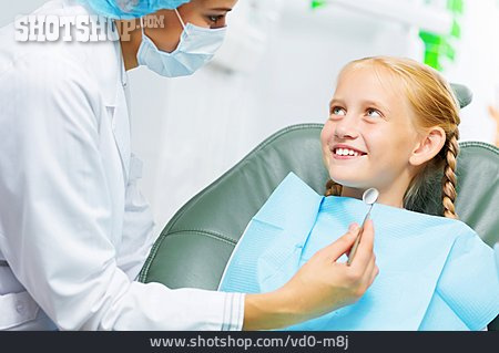 
                Mädchen, Zahnarztbesuch, Zahnärztin                   