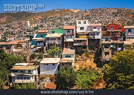 
                Chile, Favelas, Valparaíso                   