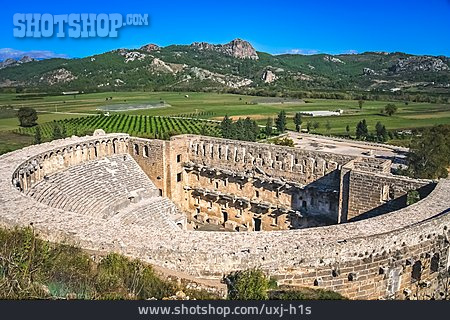
                Amphitheater, Aspendos, Pamphylien                   
