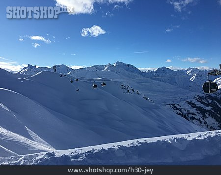 
                Seilbahn, Skigebiet, Tiroler Alpen                   