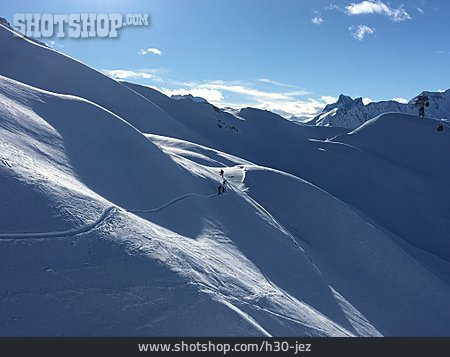 
                Skigebiet, Skipiste, Tiroler Alpen                   
