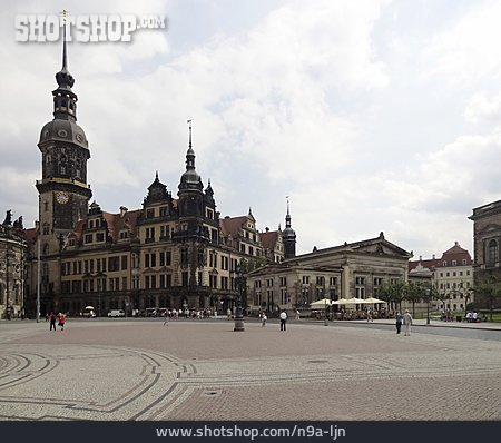 
                Dresden, Altmarkt, Kreuzkirche                   
