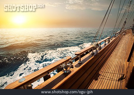 
                Sonnenlicht, Segelboot, Rotes Meer                   