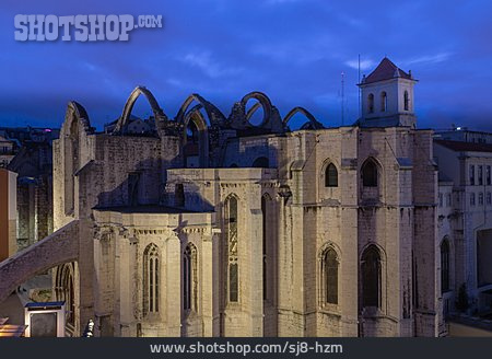 
                Lissabon, Convento Do Carmo                   