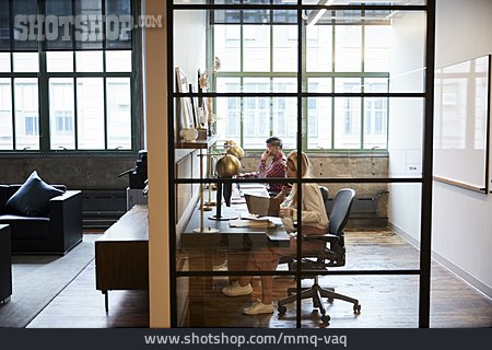 
                Schreibtisch, Computerarbeitsplatz, Coworking Space                   