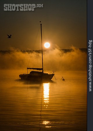
                Sonnenaufgang, See, Boot, Morgennebel, Ammersee                   