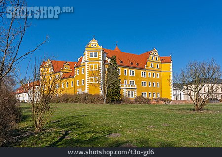 
                Schloss Annaburg                   