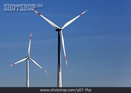 
                Windenergie, Windrad, Rotorblätter                   