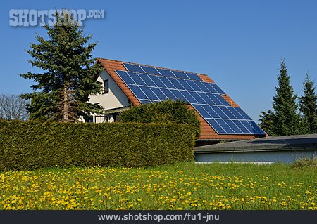 
                Solarhaus, Photovoltaikanlage, Solardach                   