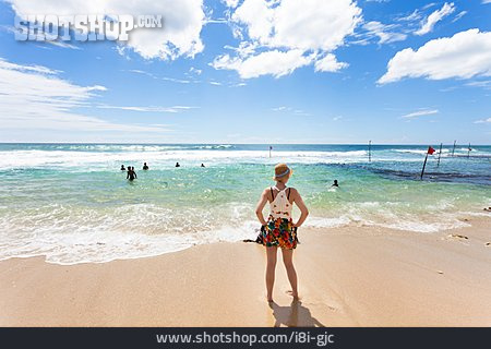 
                Strand, Sri Lanka, Indischer Ozean, Touristin                   