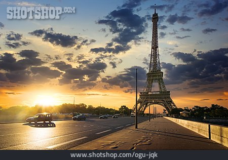 
                Paris, Eiffelturm, Pont D’iéna                   