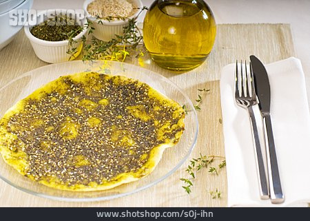 
                Arabische Küche, Fladen, Manoushi-brot                   