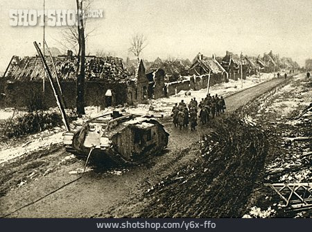 
                Panzer, Erster Weltkrieg, Fontaine-notre-dame, Deutsche Soldaten                   