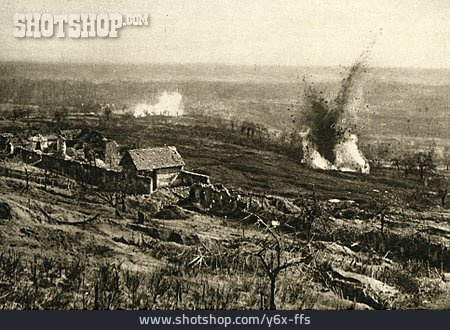 
                Erster Weltkrieg, Granateneinschlag, Craonne                   