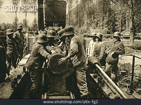 
                Erster Weltkrieg, Kanonier, 38-cm-granate                   