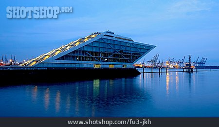 
                Hamburg, Blaue Stunde, Dockland                   