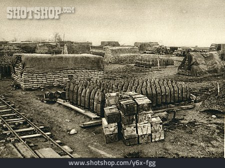 
                Erster Weltkrieg, Englisches Munitionslager                   