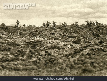 
                Erster Weltkrieg, Stellungskrieg, Deutsche Soldaten, Sturmtruppe                   