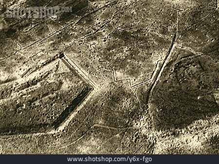 
                Erster Weltkrieg, Douaumont, Schlacht Um Verdun                   