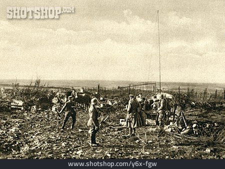 
                Funkstation, Erster Weltkrieg, Schlachtfeld                   