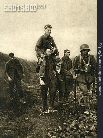 
                Erster Weltkrieg, Deutscher Soldat, Britische Gefangene                   