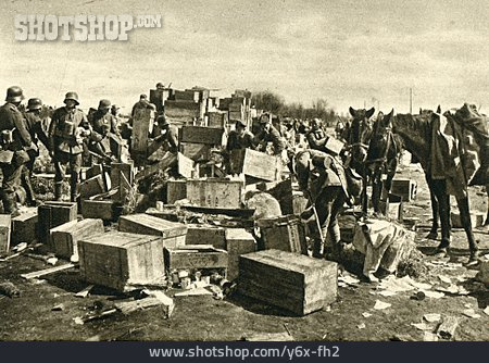 
                Erster Weltkrieg, Deutsche Soldaten, Proviantlager                   