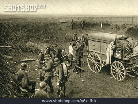 
                Erster Weltkrieg, Sanitäter, Deutsche Soldaten, Tetanus-impfung                   