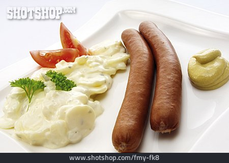 
                Kartoffelsalat, Hausmannskost, Wiener Würstchen                   