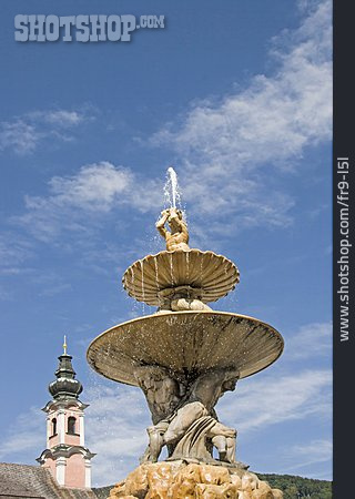 
                Salzburg, Residenzbrunnen                   